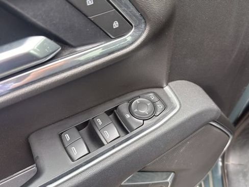Used 2025 Chevrolet Silverado 1500 LT AWD/4WD image 38