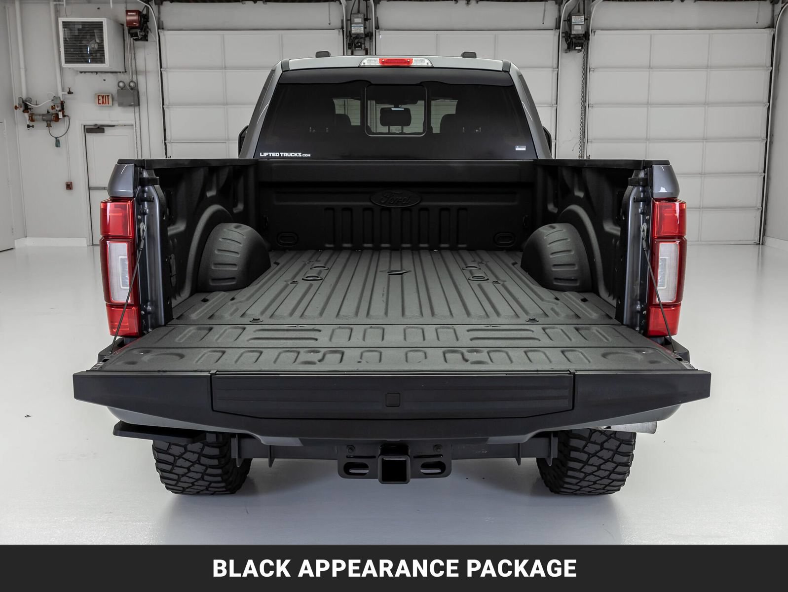 Used 2022 Ford F250 Lariat w/ Black Appearance Package AWD/4WD image 8