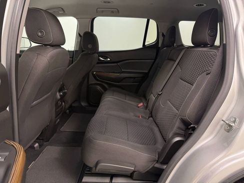 Used 2019 GMC Acadia SLE FWD image 18