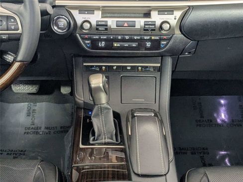 Used 2016 Lexus ES 350 w/ Luxury Package w/Wood Trim image 38