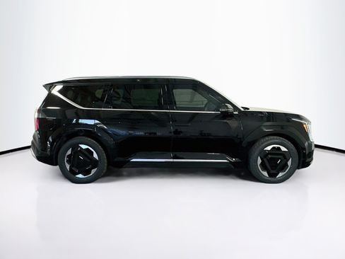 Used 2024 Kia EV9 Land AWD/4WD image 10
