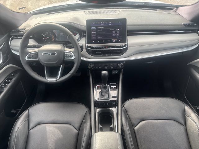 Used 2025 Jeep Compass Limited AWD/4WD image 31