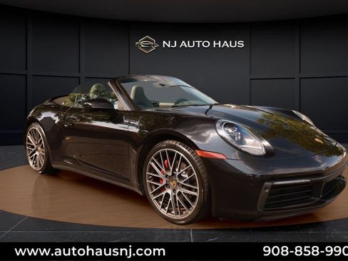 Used 2021 Porsche 911 Carrera RWD image 1