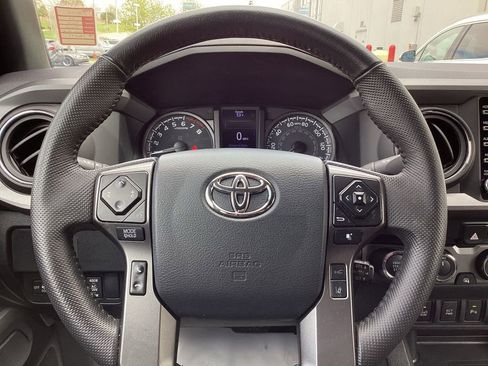 Used 2023 Toyota Tacoma TRD Off-Road w/ TRD Premium Off Road Package AWD/4WD image 32