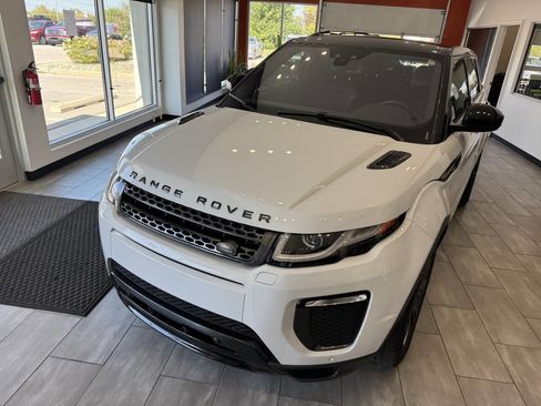 Used 2019 Land Rover Range Rover Evoque SE Premium image 5