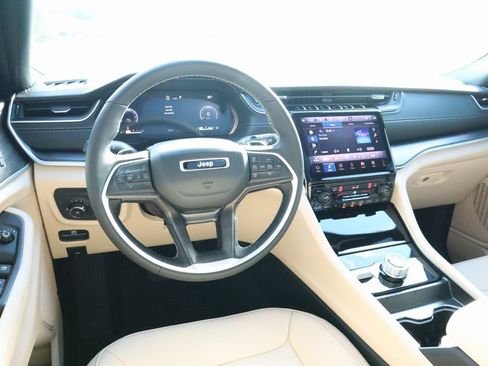 New 2025 Jeep Grand Cherokee L Limited image 2