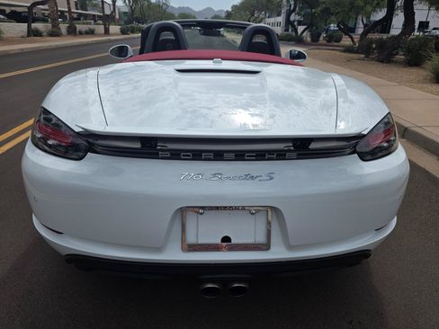 Used 2019 Porsche 718 Boxster S RWD image 23
