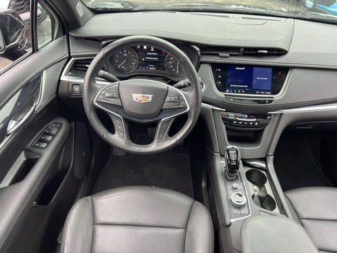 Certified 2022 Cadillac XT5 Premium Luxury w/ LPO, ONYX Package image 14