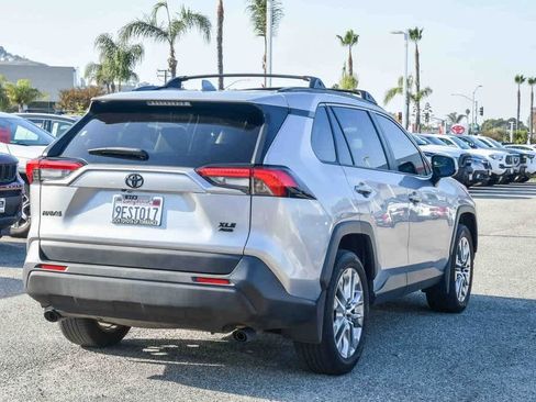 Used 2023 Toyota RAV4 XLE Premium image 7