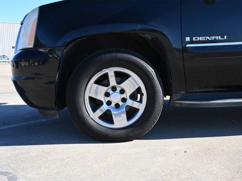 Used 2008 GMC Yukon Denali image 28