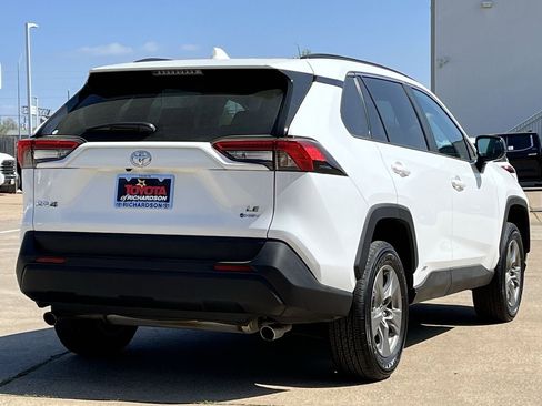 Used 2025 Toyota RAV4 LE image 4