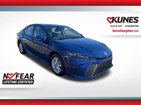 Used 2025 Toyota Camry LE FWD image 1