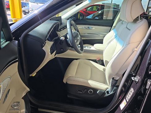 Used 2025 Genesis GV70 2.5T w/ Advanced Package AWD/4WD image 5