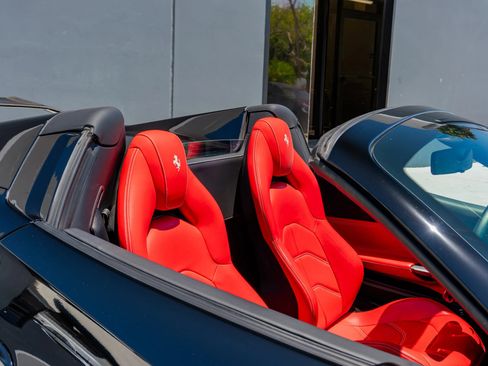 Used 2018 Ferrari 488 Spider RWD image 13