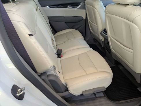 Used 2022 Cadillac XT6 Premium Luxury FWD image 24