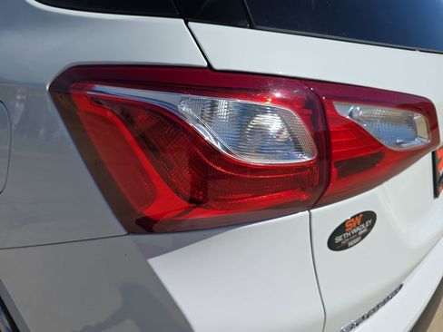 Used 2020 Chevrolet Equinox LS w/ LS Convenience Package image 33