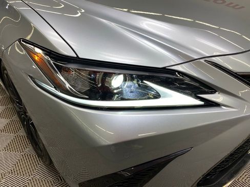 Used 2022 Lexus ES 300h F Sport image 6