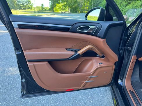 Used 2016 Porsche Cayenne S AWD/4WD image 13