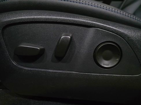 Used 2024 Chevrolet Equinox EV LT image 28