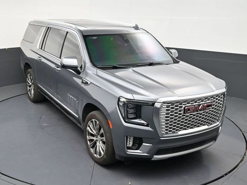 Used 2021 GMC Yukon XL Denali w/ Denali Premium Package RWD image 18