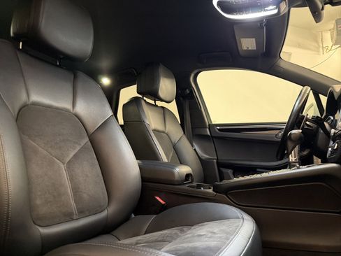 Used 2019 Porsche Macan image 28