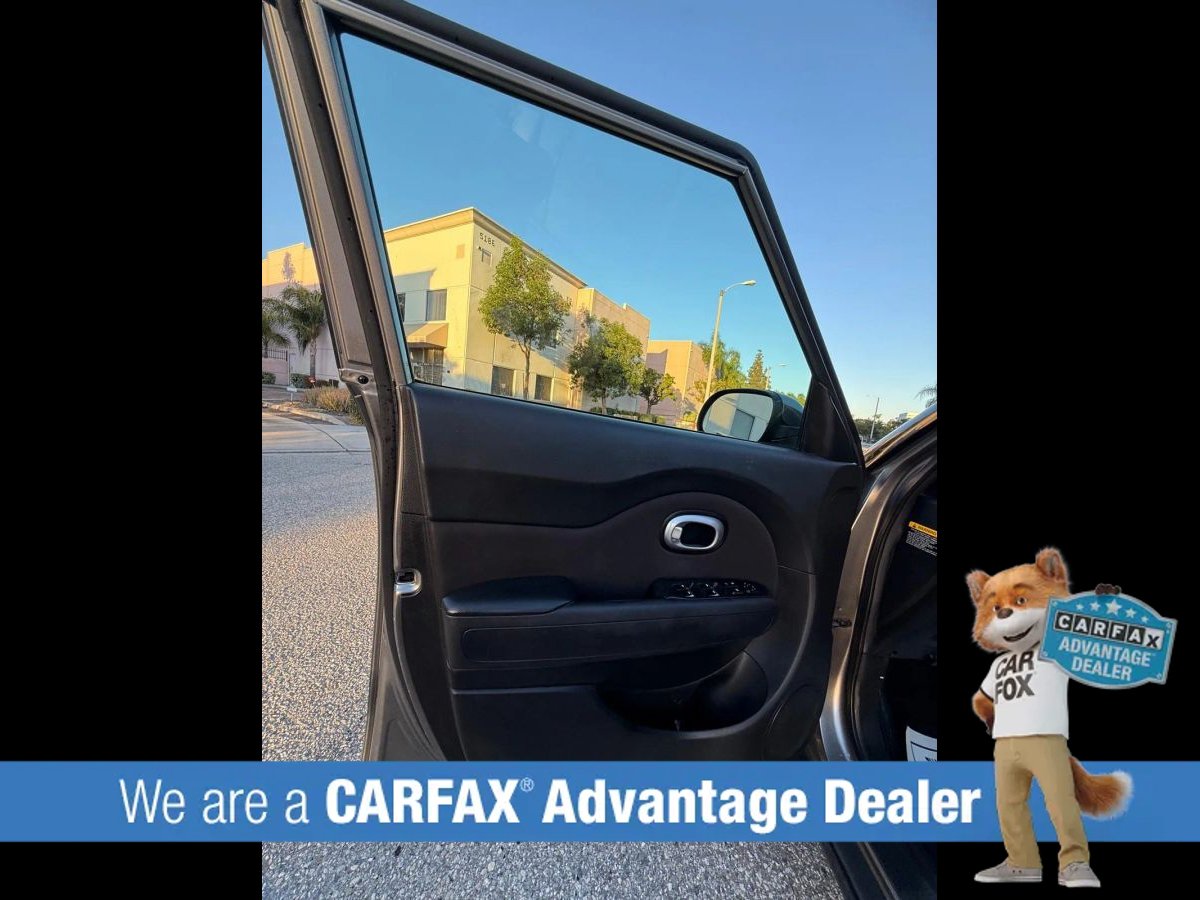 Used 2018 Kia Soul FWD image 36