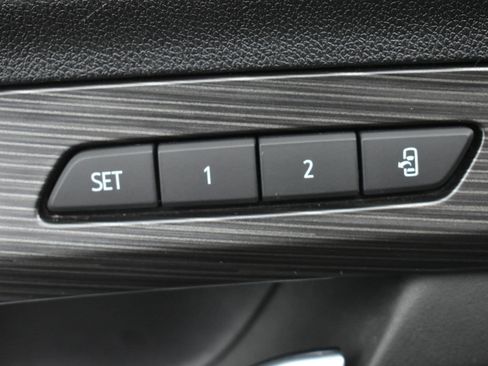 Used 2022 GMC Terrain SLT w/ Tech Package image 13