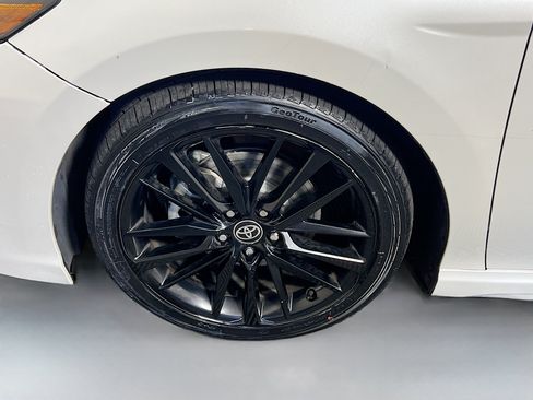 Used 2021 Toyota Camry XSE FWD image 13