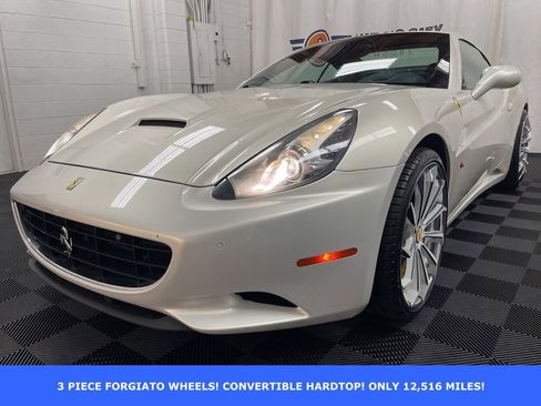 Used 2012 Ferrari California RWD image 1