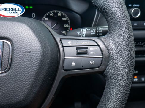Certified 2024 Honda HR-V LX image 32