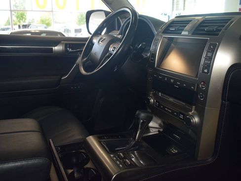 Used 2014 Lexus GX 460 AWD/4WD image 22