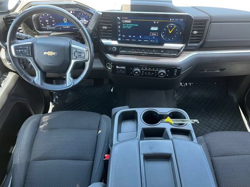 Used 2022 Chevrolet Silverado 1500 LT AWD/4WD image 12