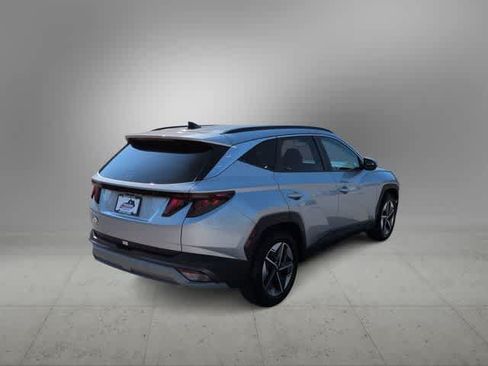 Used 2025 Hyundai Tucson SEL FWD image 8