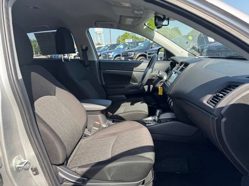 Used 2025 Mitsubishi Outlander Sport SE AWD/4WD image 16