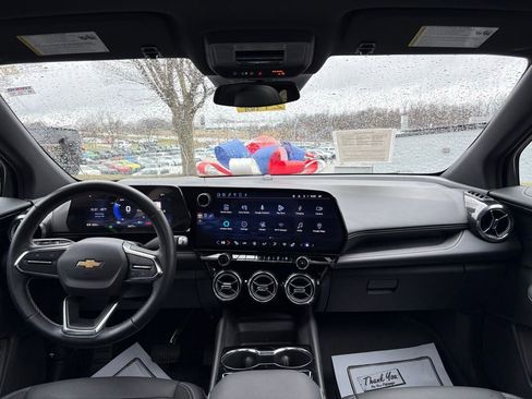 Used 2024 Chevrolet Blazer EV LT image 28