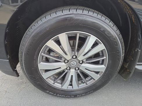 Used 2020 Nissan Pathfinder SL image 5