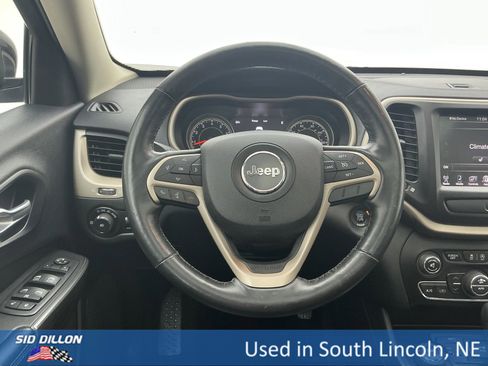 Used 2015 Jeep Cherokee Limited image 21