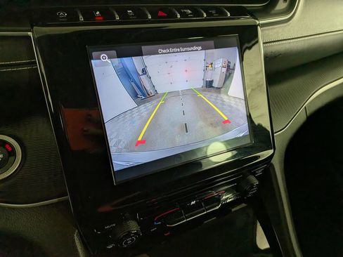 Certified 2023 Jeep Grand Cherokee Laredo image 28