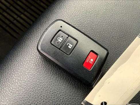 Used 2021 Toyota 4Runner Venture w/ Moonroof Package AWD/4WD image 15