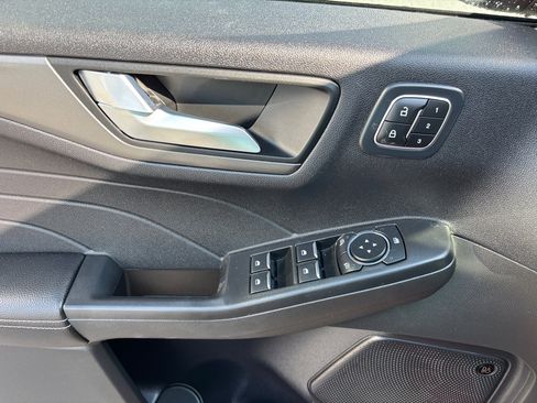 Used 2023 Ford Escape Active w/ Tech Pack #2 image 8