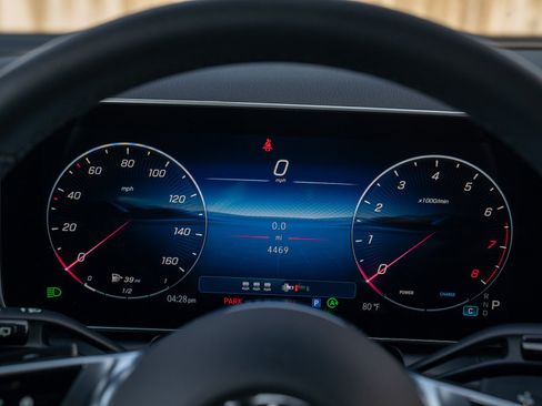 Certified 2026 Mercedes-Benz GLC 300 4MATIC image 23