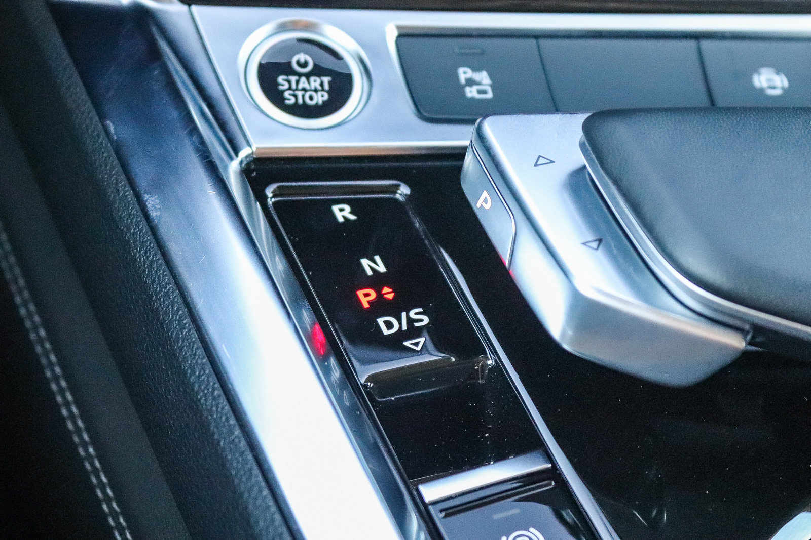 Certified 2024 Audi Q8 e-tron Premium Plus AWD/4WD image 24