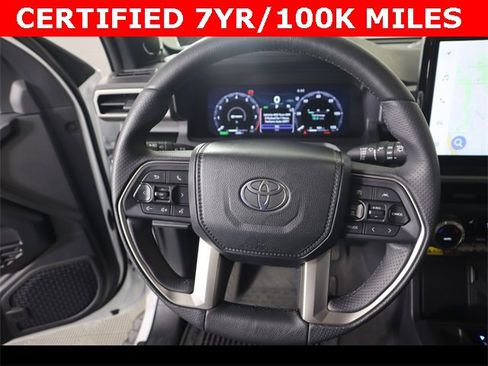 Used 2025 Toyota 4Runner Limited image 17