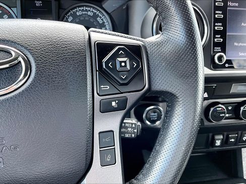 Used 2022 Toyota Tacoma TRD Sport AWD/4WD image 23