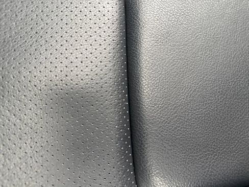 Used 2012 Jeep Grand Cherokee Laredo w/ Laredo E Group image 29