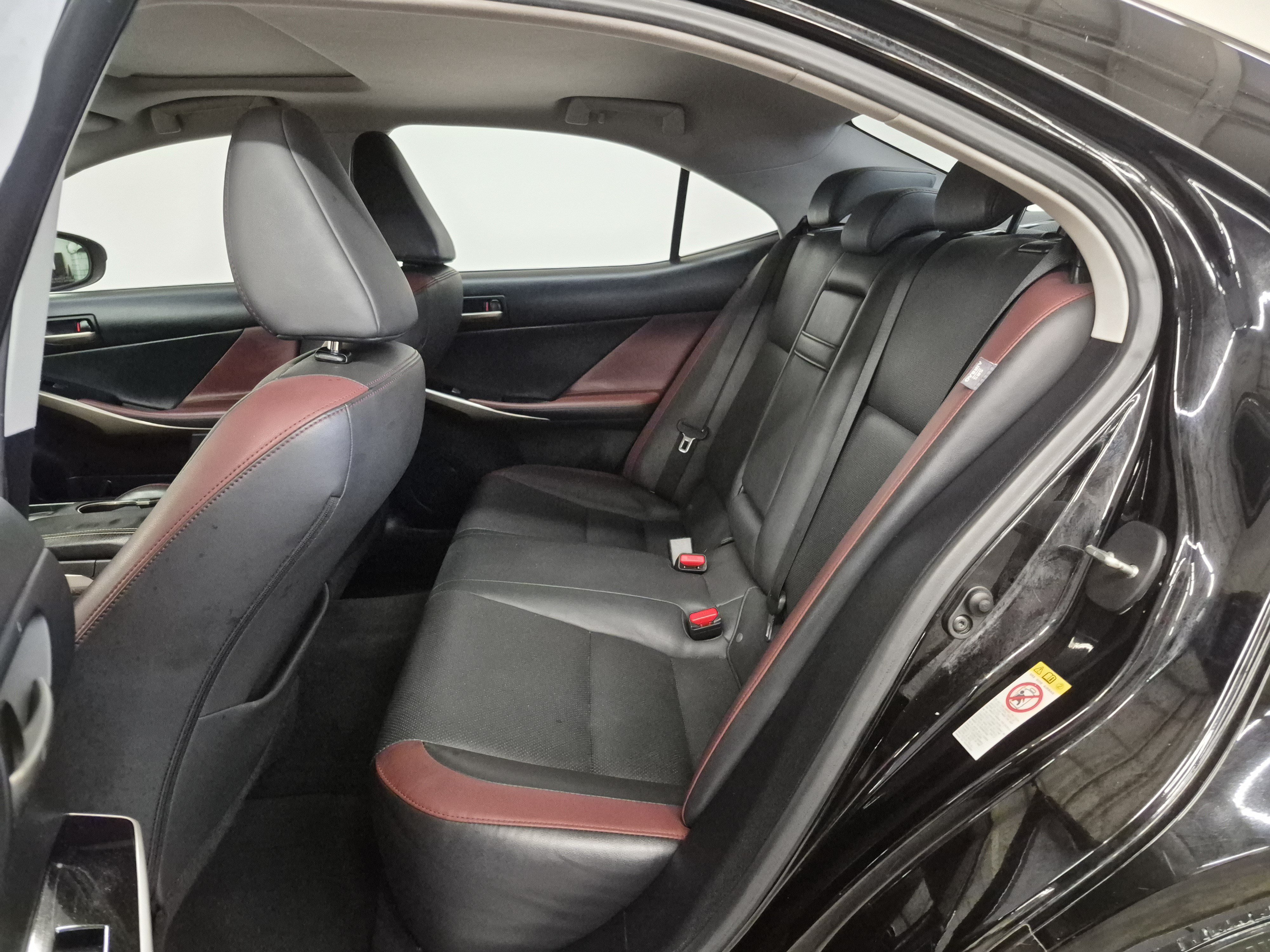 Used 2017 Lexus IS 200t w/ Premium Package RWD image 16