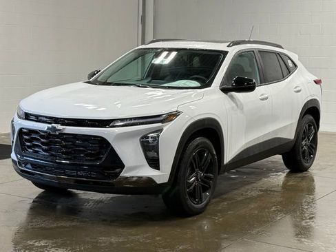 New 2026 Chevrolet Trax ACTIV w/ Sunroof Package image 2