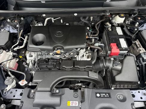 Used 2021 Toyota RAV4 XLE Premium image 28