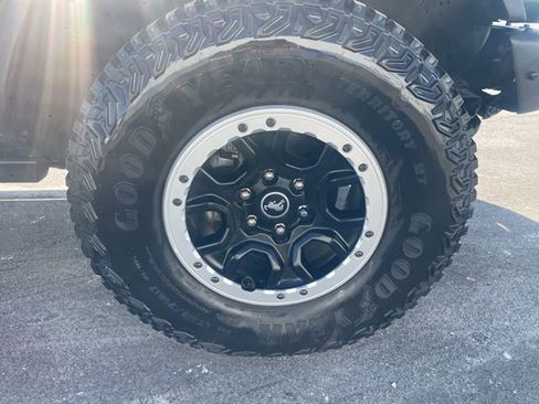 Used 2023 Ford Bronco Badlands AWD/4WD image 11