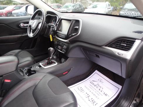 Used 2016 Jeep Cherokee Trailhawk w/ Cold Weather Group image 35